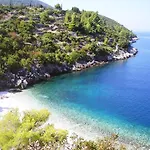 Vineyard House & Olive Grove House * Račišće