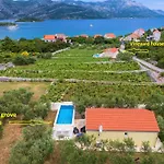 Vineyard House & Olive Grove House * Račišće