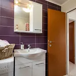Vineyard House & Olive Grove House Tatil Evi
