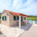 Vineyard House & Olive Grove House Račišće