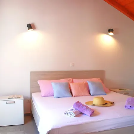 Vineyard House & Olive Grove House