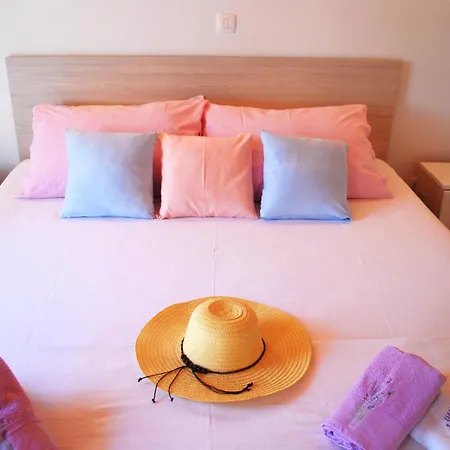 Сasa de vacaciones Vineyard House & Olive Grove House