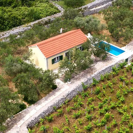 Vineyard House & Olive Grove House Račišće