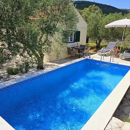 Vineyard House & Olive Grove House Ferienhaus Račišće