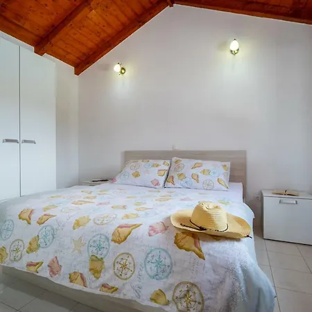 Ferienhaus Vineyard House & Olive Grove House *