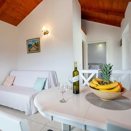 Ferienhaus Vineyard House & Olive Grove House *