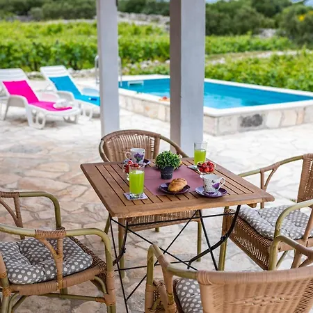Ferienhaus Vineyard House & Olive Grove House *