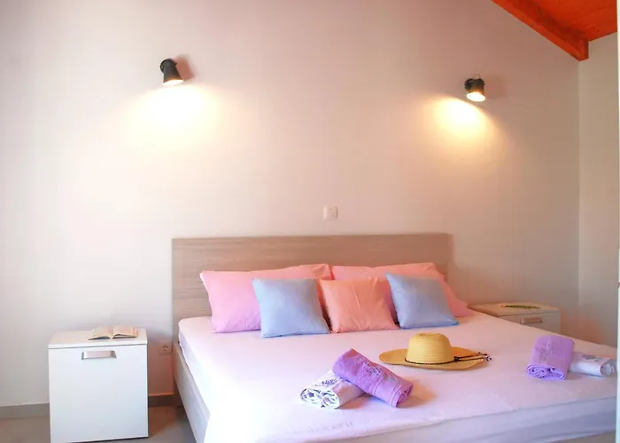 Vineyard House & Olive Grove House