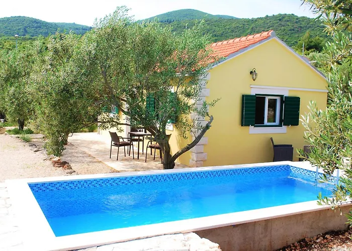 Vineyard House & Olive Grove House *