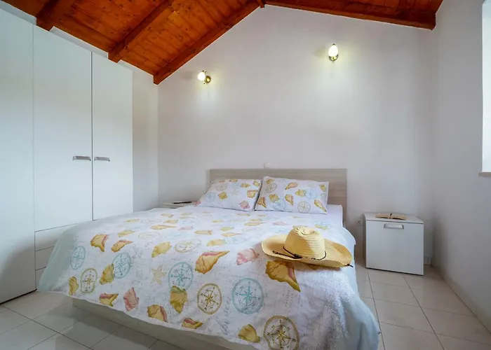 Hébergement de vacances Vineyard House & Olive Grove House *