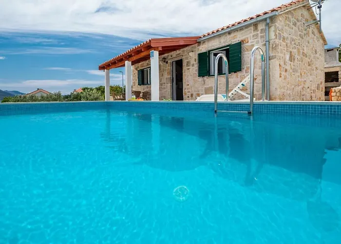 Vineyard House & Olive Grove House Hébergement de vacances *