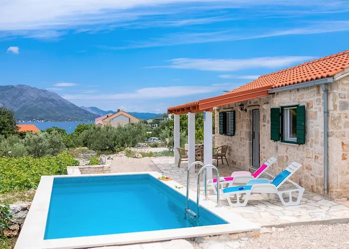 Vineyard House & Olive Grove House Račišće