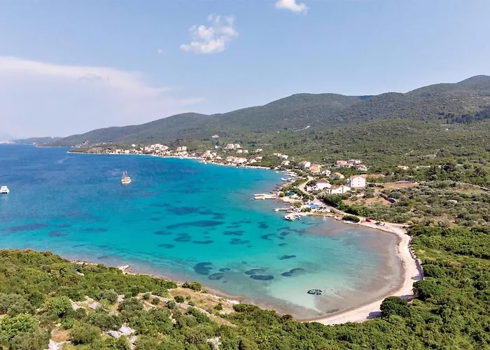 Vineyard House & Olive Grove House